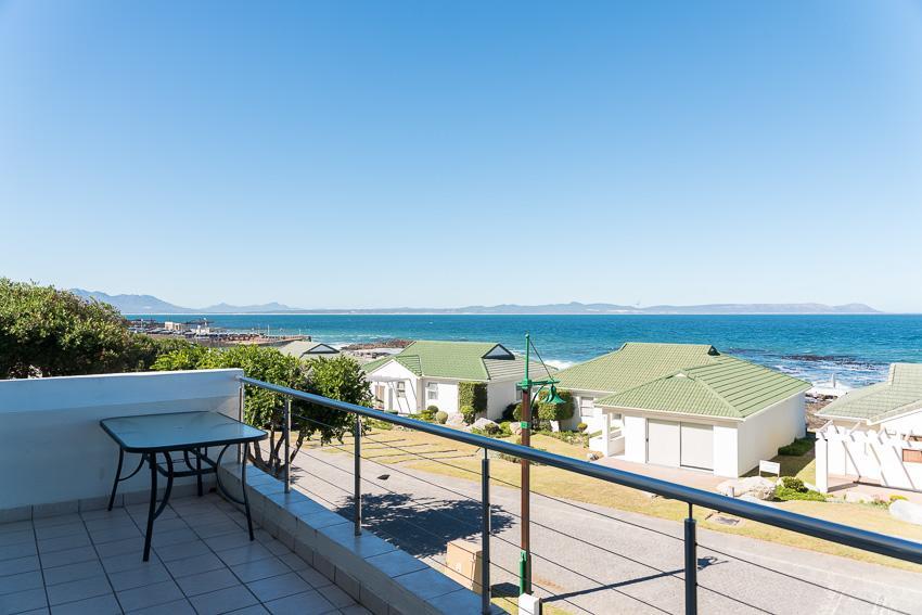 Whale View Self Catering Apartment Hermanus Eksteriør billede